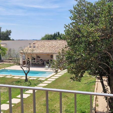 Appartement Dans Un Mas Provencal Renove Saint-Hilaire-d'Ozilhan Exterior photo