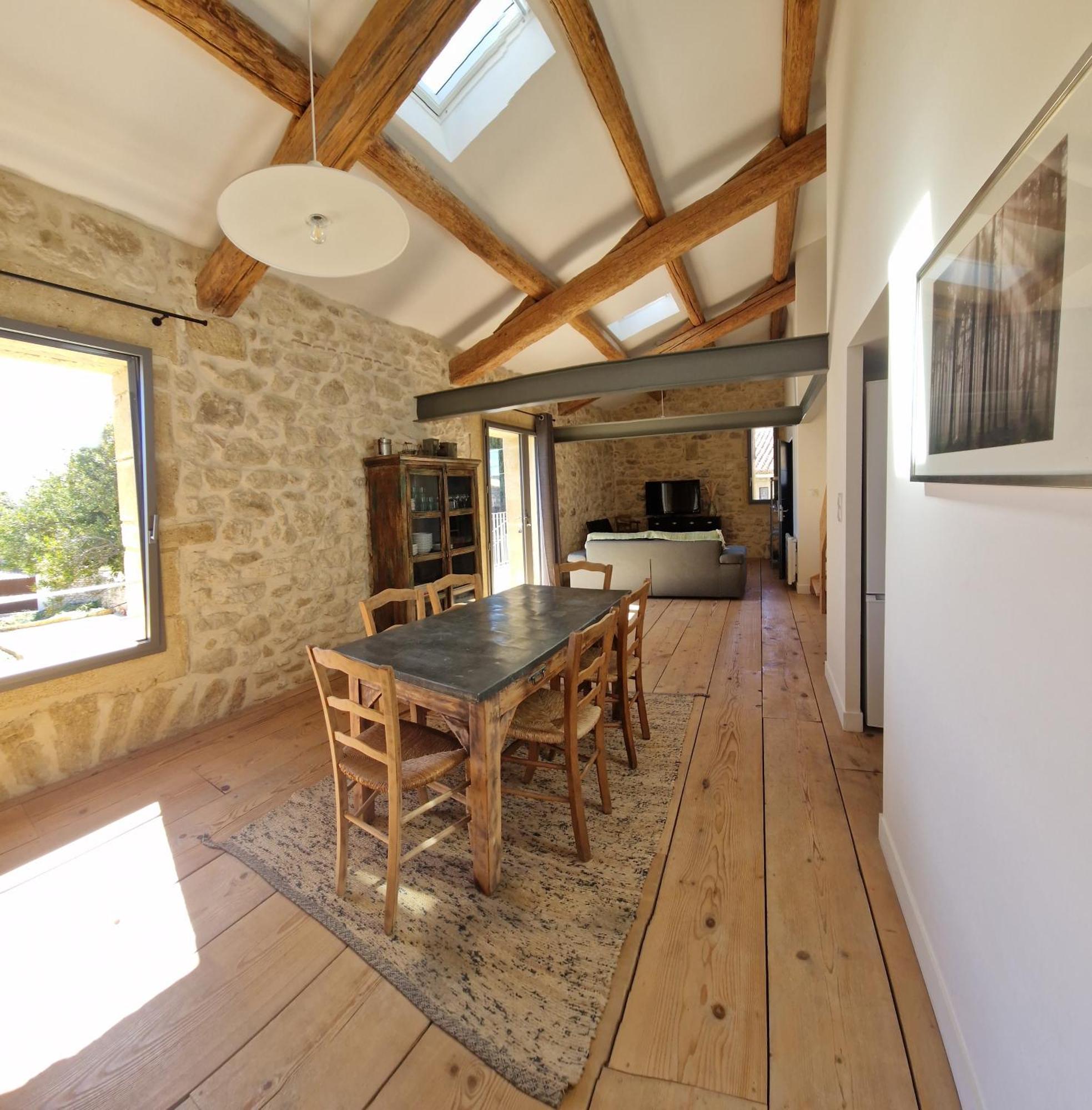 Appartement Dans Un Mas Provencal Renove Saint-Hilaire-d'Ozilhan Exterior photo