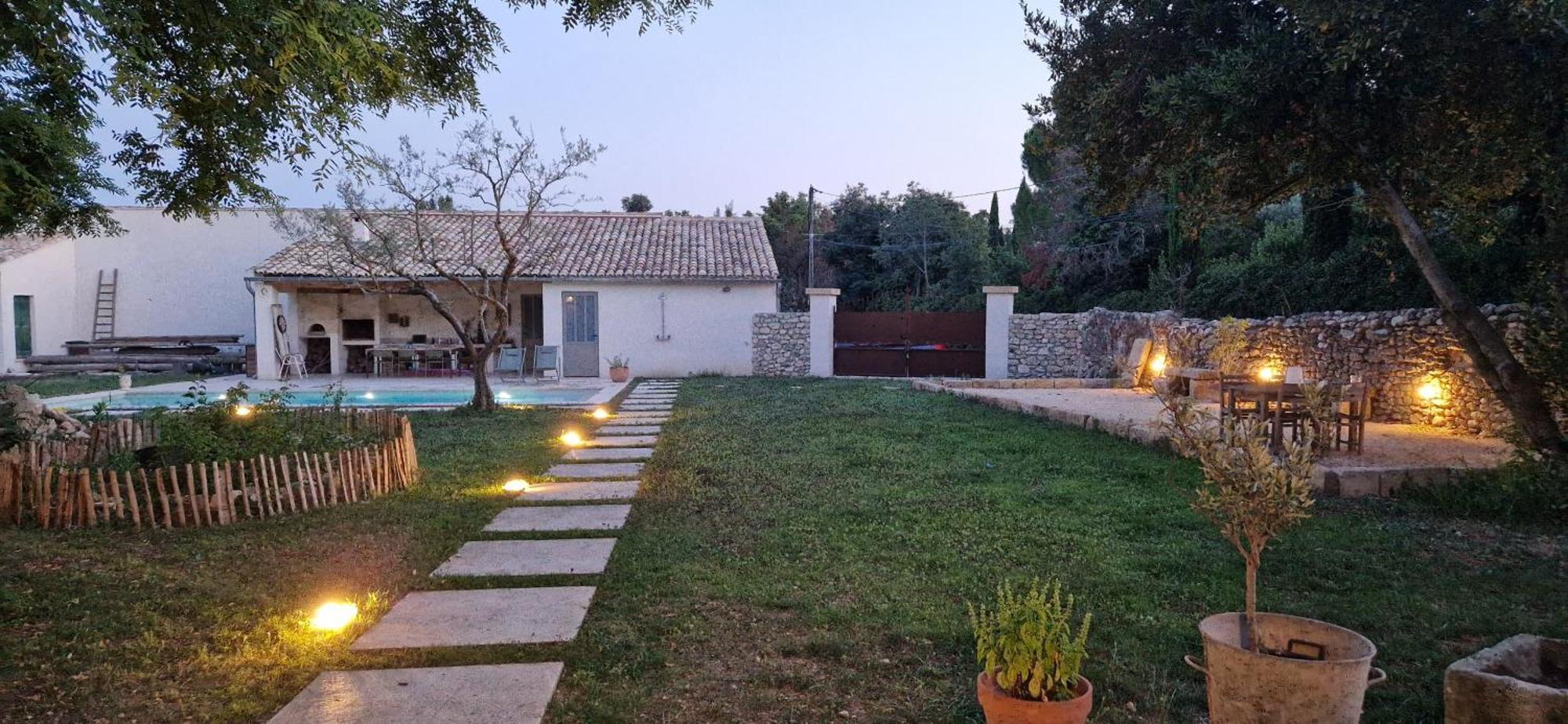 Appartement Dans Un Mas Provencal Renove Saint-Hilaire-d'Ozilhan Exterior photo